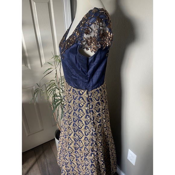 Blue silk gown - no dupatta or pajami worn once - Picture 2 of 4